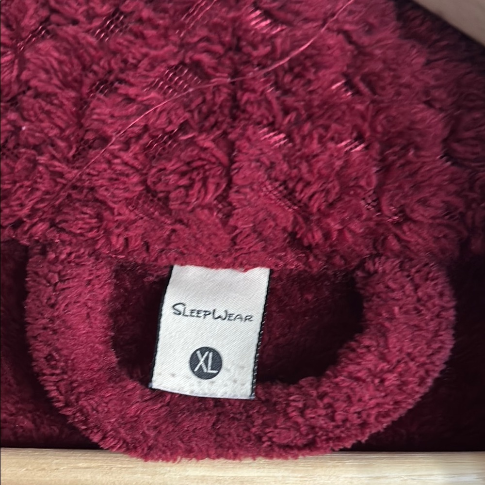 Luxurious Burgundy Robe - Picture 2 of 2
